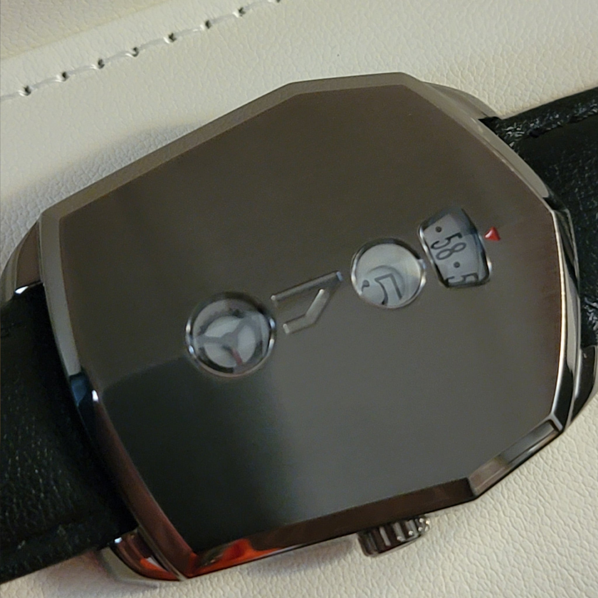 醜い時計共同 – The UGLY Watch Co.