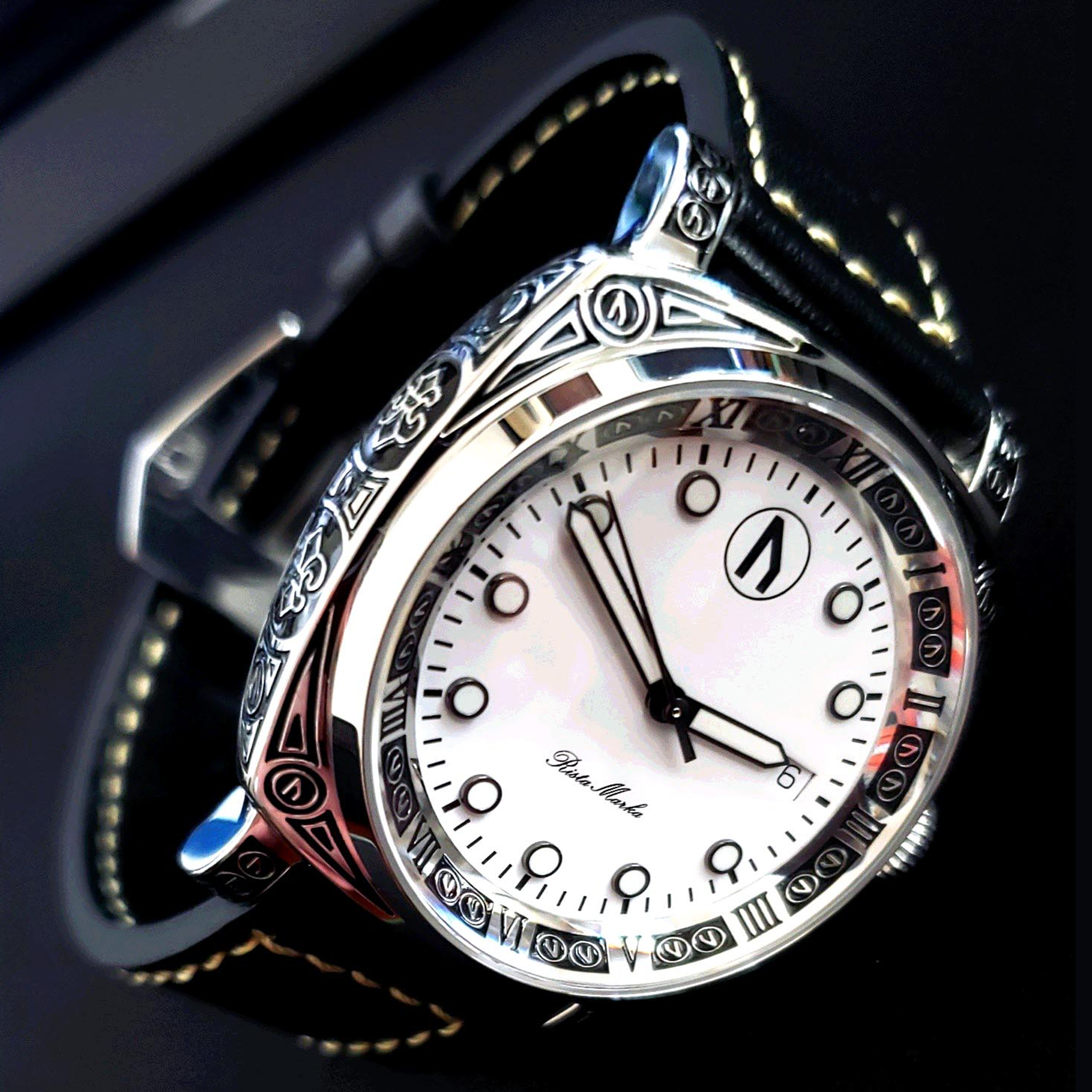 刻印された時計 – The UGLY Watch Co